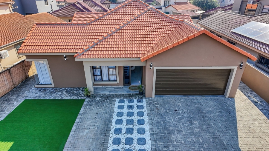 4 Bedroom Property for Sale in Waterkloof East North West